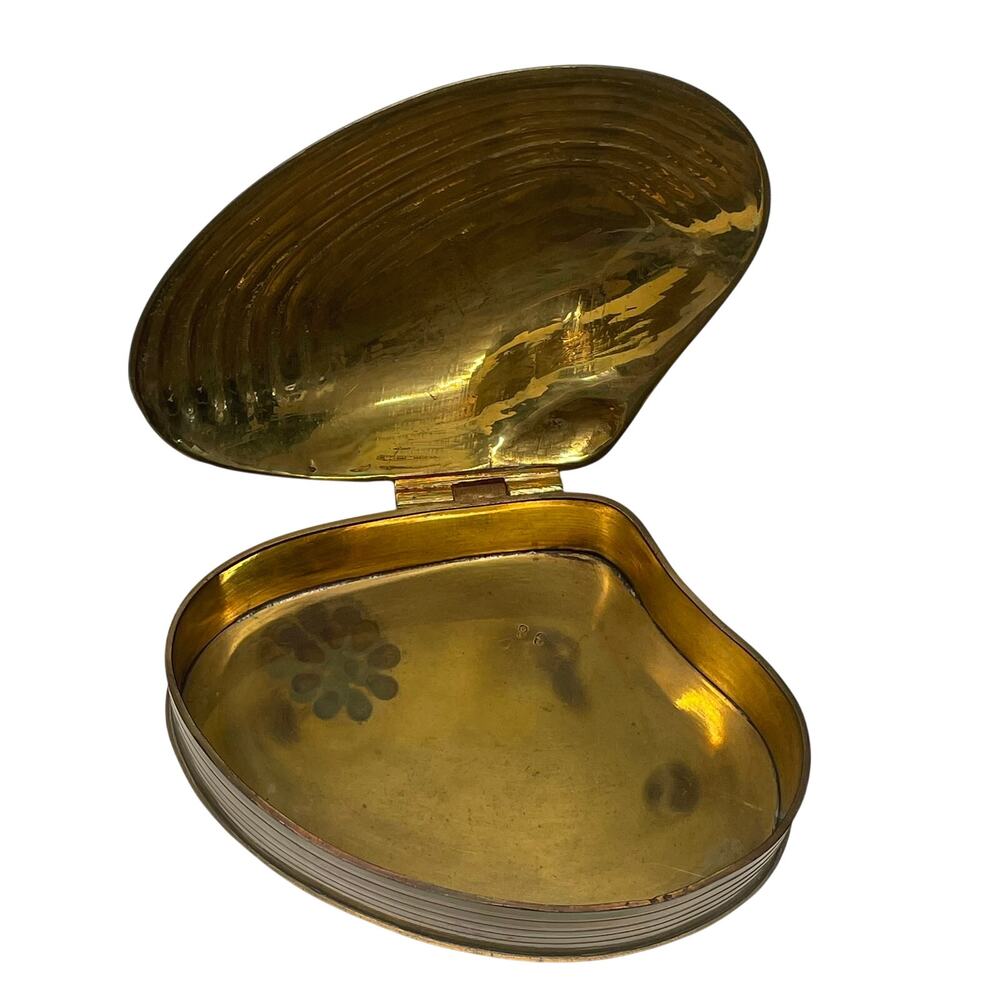 Brass Trinket Box Clamshell Hinged Nautical Coastal Beachy - Picture 7 of 9